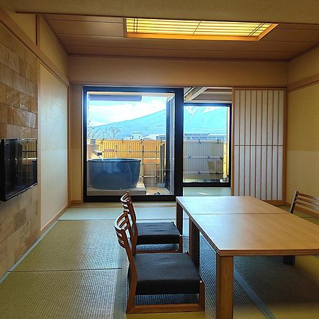 Hotel Fujikawaguchiko Onsen Konanso Exteriér fotografie A room at the Kyoto International Manga Museum