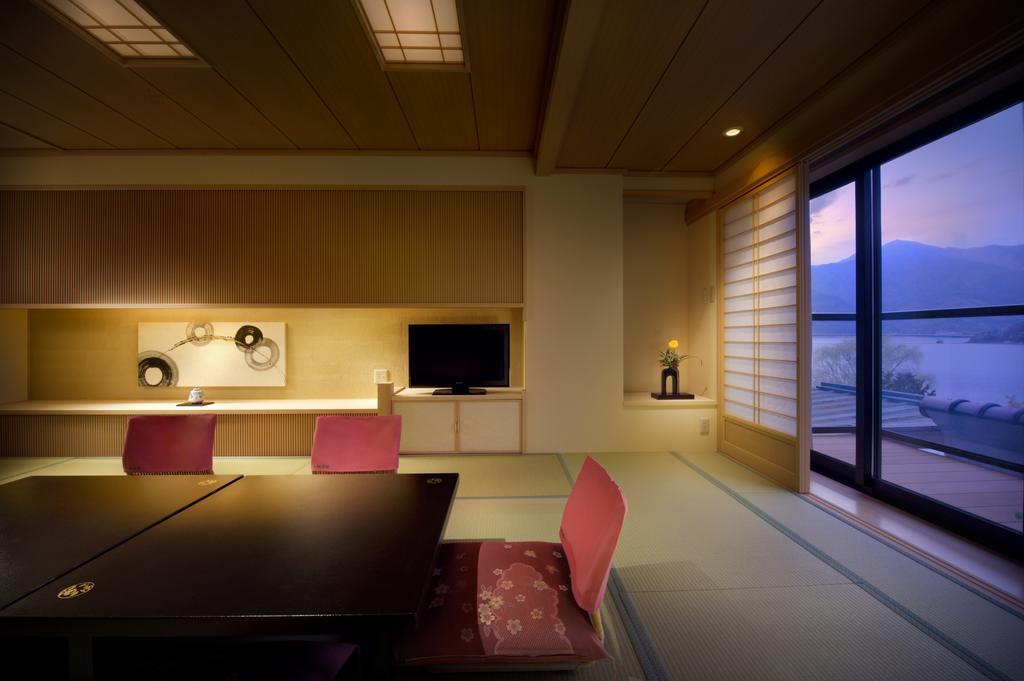 Hotel Fujikawaguchiko Onsen Konanso Exteriér fotografie A room at the hotel