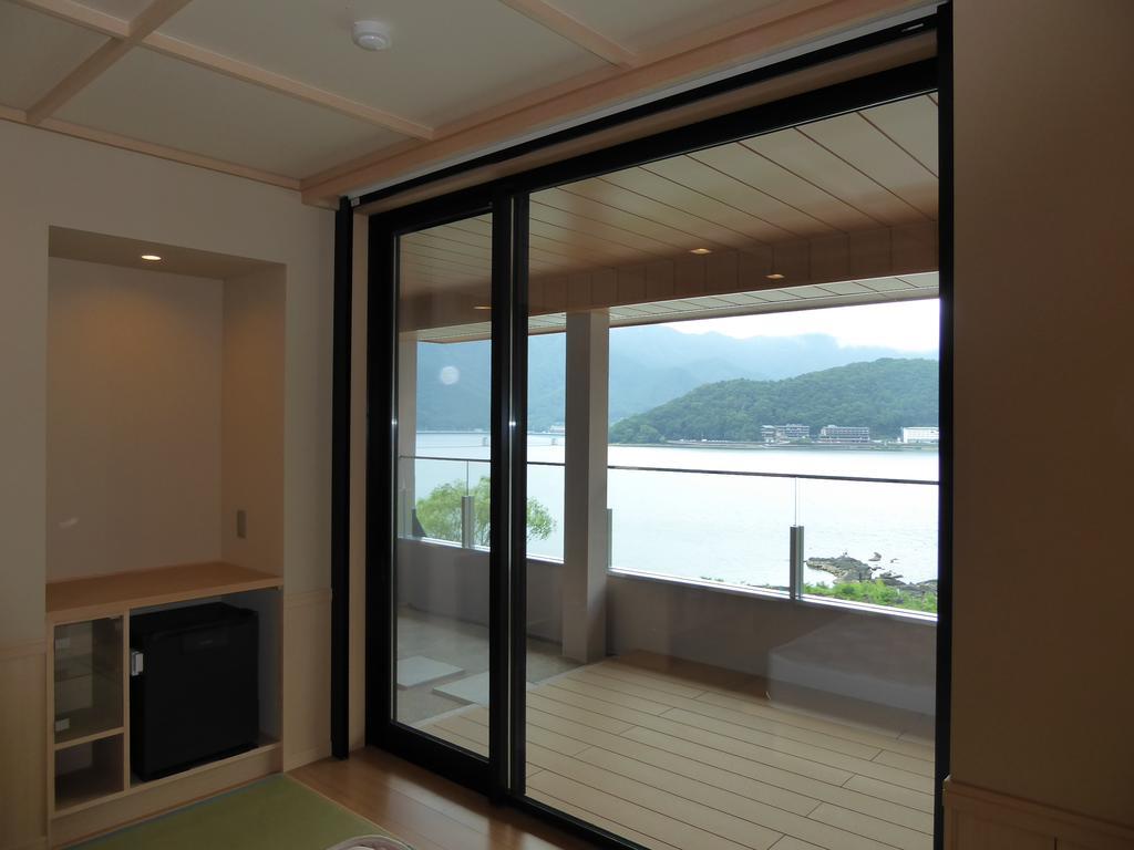 Hotel Fujikawaguchiko Onsen Konanso Exteriér fotografie A sliding door