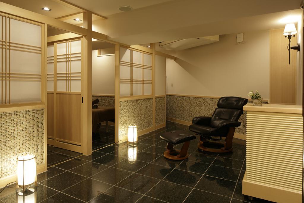 Hotel Fujikawaguchiko Onsen Konanso Exteriér fotografie A Japanese-style foot massage parlor